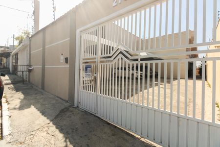 Casa de condomínio à venda com 72m², 2 quartos e 1 vaga Casa de condomínio à venda com 72m², 2 quartos e 1 vagaFachada