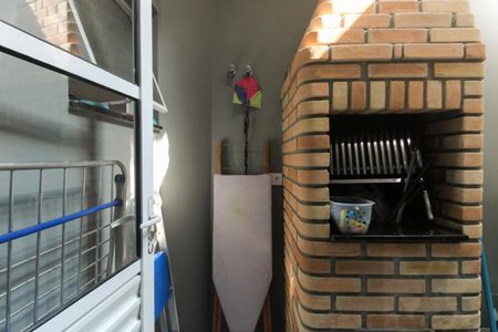 Casa de condomínio à venda com 72m², 2 quartos e 1 vaga Casa de condomínio à venda com 72m², 2 quartos e 1 vagaÁrea de Serviço e Churrasqueira