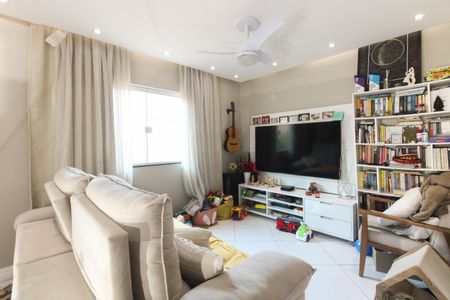 Casa de condomínio à venda com 72m², 2 quartos e 1 vaga Casa de condomínio à venda com 72m², 2 quartos e 1 vagaSala