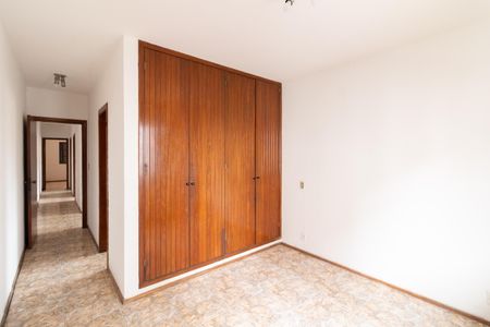Casa à venda com 200m², 3 quartos e 3 vagas Casa à venda com 200m², 3 quartos e 3 vagasQuarto 3 - Suíte