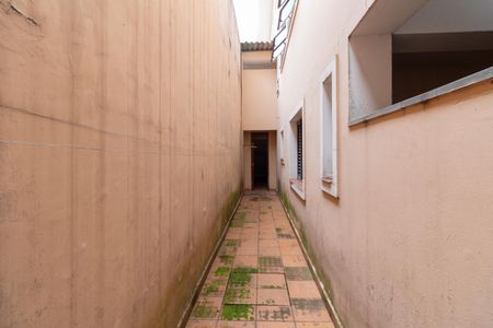 Casa à venda com 200m², 3 quartos e 3 vagas Casa à venda com 200m², 3 quartos e 3 vagasCorredor