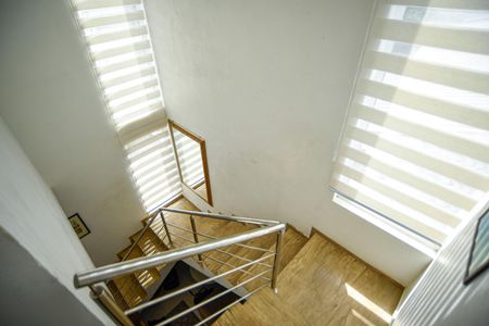 Casa para alugar com 223m², 2 quartos e 1 vagaEscada