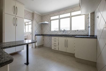 Apartamento para alugar com 104m², 2 quartos e 2 vagasCozinha