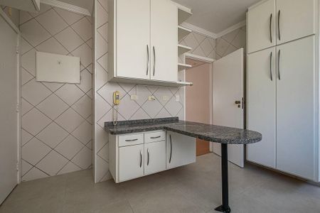 Apartamento para alugar com 104m², 2 quartos e 2 vagasCozinha