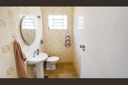 Casa à venda com 350m², 4 quartos e 3 vagas Casa à venda com 350m², 4 quartos e 3 vagasLavabo