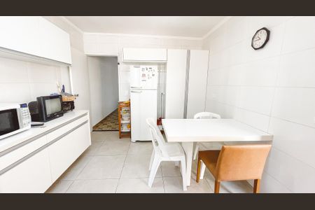 Casa à venda com 350m², 4 quartos e 3 vagas Casa à venda com 350m², 4 quartos e 3 vagasCozinha