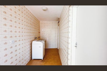 Casa à venda com 350m², 4 quartos e 3 vagas Casa à venda com 350m², 4 quartos e 3 vagasÁrea de Serviço