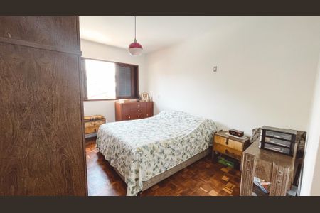 Casa à venda com 350m², 4 quartos e 3 vagas Casa à venda com 350m², 4 quartos e 3 vagasQuarto Suíte