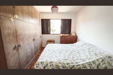 Casa à venda com 350m², 4 quartos e 3 vagas Casa à venda com 350m², 4 quartos e 3 vagasQuarto Suíte