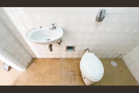 Casa à venda com 350m², 4 quartos e 3 vagas Casa à venda com 350m², 4 quartos e 3 vagasBanheiro de serviço