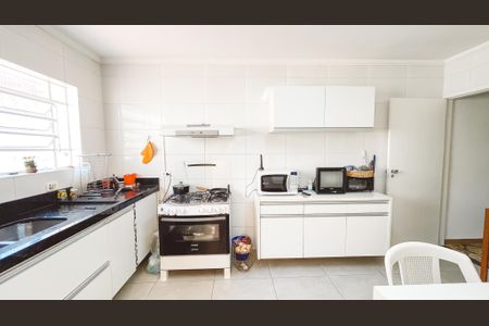 Casa à venda com 350m², 4 quartos e 3 vagas Casa à venda com 350m², 4 quartos e 3 vagasCozinha