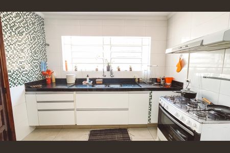 Casa à venda com 350m², 4 quartos e 3 vagas Casa à venda com 350m², 4 quartos e 3 vagasCozinha