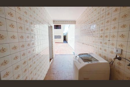 Casa à venda com 350m², 4 quartos e 3 vagas Casa à venda com 350m², 4 quartos e 3 vagasÁrea de Serviço