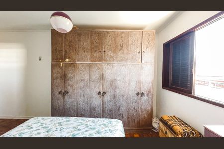 Casa à venda com 350m², 4 quartos e 3 vagas Casa à venda com 350m², 4 quartos e 3 vagasQuarto Suíte