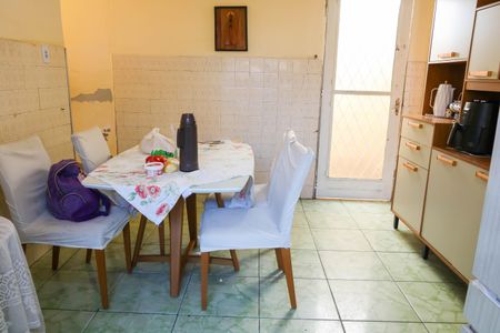 Casa para alugar com 57m², 2 quartos e sem vaga Casa para alugar com 57m², 2 quartos e sem vagaCozinha