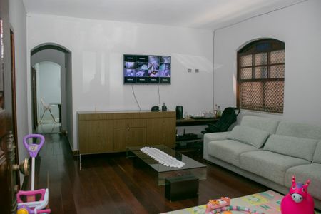 Casa para alugar com 4 quartos, 400m² em Sagrada Família, Belo Horizonte