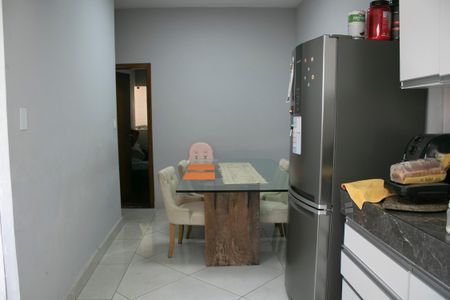 Casa para alugar com 400m², 4 quartos e 8 vagasCozinha