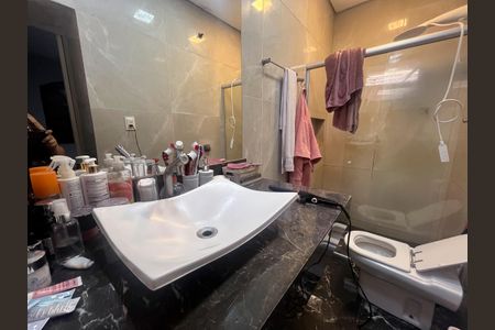 Casa para alugar com 400m², 4 quartos e 8 vagasBanheiro da Suíte 2