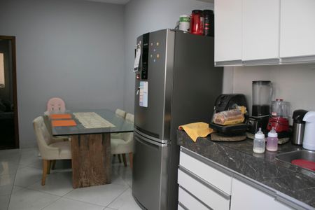 Casa para alugar com 400m², 4 quartos e 8 vagasCozinha