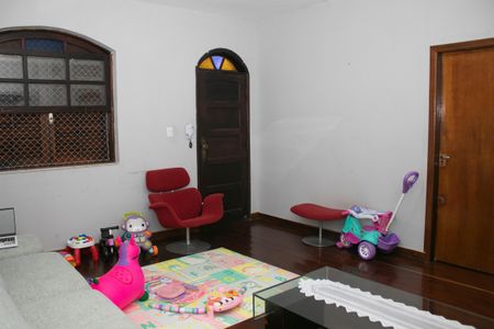 Casa para alugar com 4 quartos, 400m² em Sagrada Família, Belo Horizonte