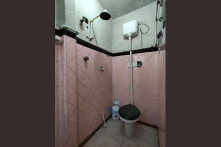 Casa à venda com 628m², 5 quartos e 2 vagas Casa à venda com 628m², 5 quartos e 2 vagasBanheiro 2