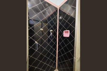 Casa à venda com 628m², 5 quartos e 2 vagas Casa à venda com 628m², 5 quartos e 2 vagasBanheiro 1