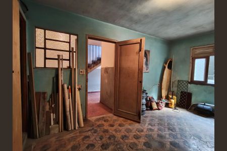 Casa à venda com 628m², 5 quartos e 2 vagas Casa à venda com 628m², 5 quartos e 2 vagasQuarto 2