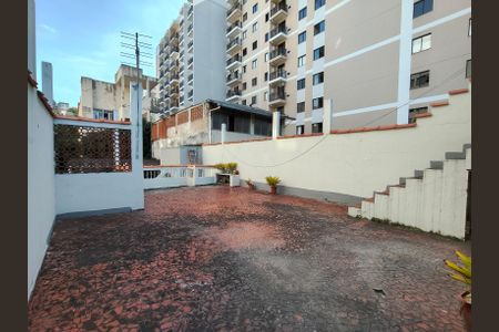 Casa à venda com 628m², 5 quartos e 2 vagas Casa à venda com 628m², 5 quartos e 2 vagasTerraço