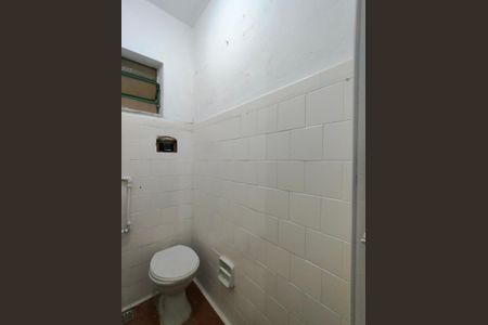 Casa à venda com 628m², 5 quartos e 2 vagas Casa à venda com 628m², 5 quartos e 2 vagasBanheiro da Suíte 2