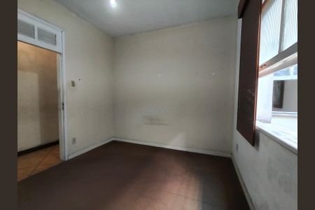 Casa à venda com 628m², 5 quartos e 2 vagas Casa à venda com 628m², 5 quartos e 2 vagasQuarto 1