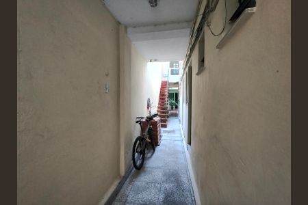 Casa à venda com 628m², 5 quartos e 2 vagas Casa à venda com 628m², 5 quartos e 2 vagasBanheiro Corredor