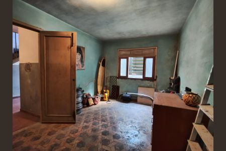 Casa à venda com 628m², 5 quartos e 2 vagas Casa à venda com 628m², 5 quartos e 2 vagasQuarto 2