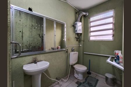 Casa à venda com 628m², 5 quartos e 2 vagas Casa à venda com 628m², 5 quartos e 2 vagasBanheiro da Suíte 1