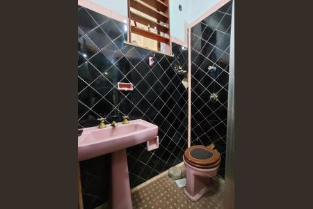 Casa à venda com 628m², 5 quartos e 2 vagas Casa à venda com 628m², 5 quartos e 2 vagasBanheiro 1