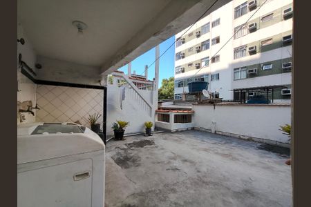 Casa à venda com 628m², 5 quartos e 2 vagas Casa à venda com 628m², 5 quartos e 2 vagasÁrea de Serviço