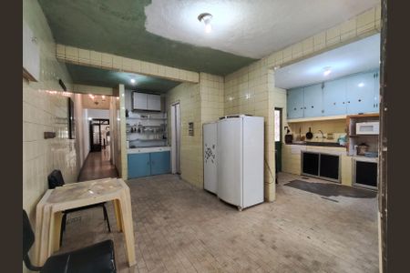 Casa à venda com 628m², 5 quartos e 2 vagas Casa à venda com 628m², 5 quartos e 2 vagasCozinha