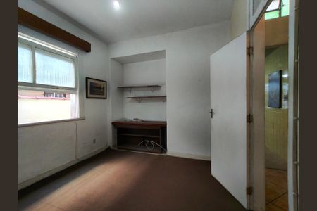 Casa à venda com 628m², 5 quartos e 2 vagas Casa à venda com 628m², 5 quartos e 2 vagasQuarto 1