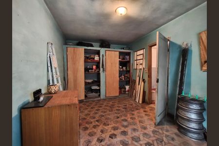 Casa à venda com 628m², 5 quartos e 2 vagas Casa à venda com 628m², 5 quartos e 2 vagasQuarto 2