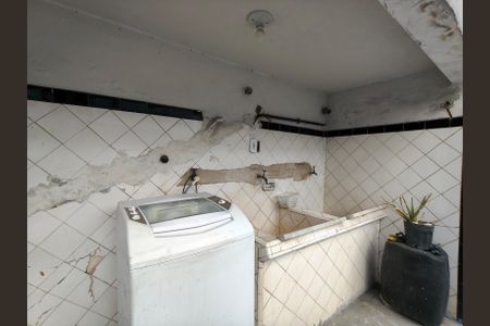 Casa à venda com 628m², 5 quartos e 2 vagas Casa à venda com 628m², 5 quartos e 2 vagasÁrea de Serviço