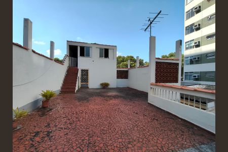 Casa à venda com 628m², 5 quartos e 2 vagas Casa à venda com 628m², 5 quartos e 2 vagasTerraço