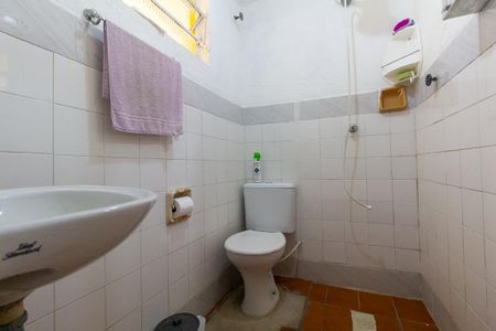 Casa à venda com 115m², 5 quartos e 2 vagasCasa 1: Banheiro 1