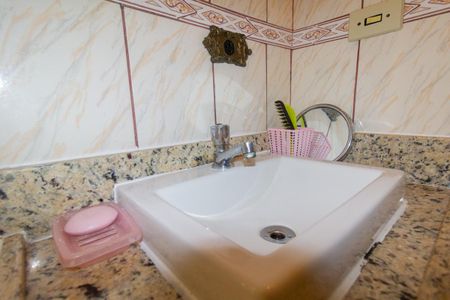 Casa à venda com 115m², 5 quartos e 2 vagasCasa 1: Banheiro 2