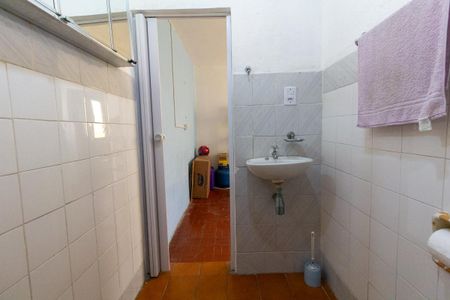 Casa à venda com 115m², 5 quartos e 2 vagasCasa 1: Banheiro 1