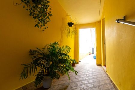 Casa à venda com 115m², 5 quartos e 2 vagasCorredor