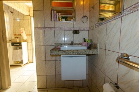 Casa à venda com 115m², 5 quartos e 2 vagasCasa 1: Banheiro 2