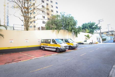 Apartamento para alugar com 58m², 2 quartos e 1 vagaGaragem escolar