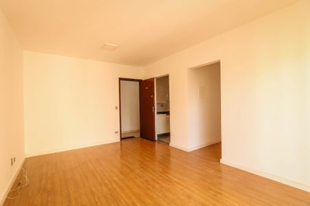Sala de apartamento para alugar com 2 quartos, 58m² em Parque Taboao, Taboão da Serra