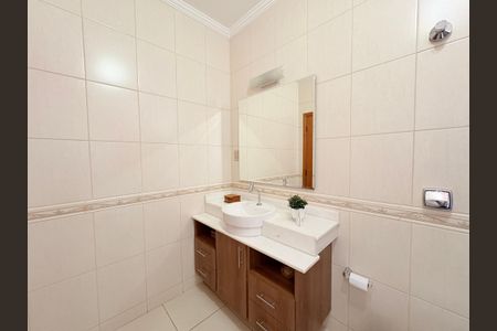 Casa à venda com 230m², 3 quartos e 3 vagasBanheiro Social