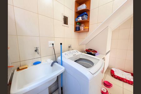 Casa à venda com 230m², 3 quartos e 3 vagasÁrea de Serviço