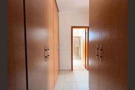 Casa à venda com 230m², 3 quartos e 3 vagasCloset da Suíte Master